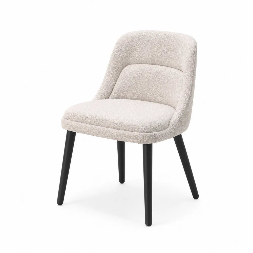 Chaise en tissu bouclé beige avec pieds en métal noirs